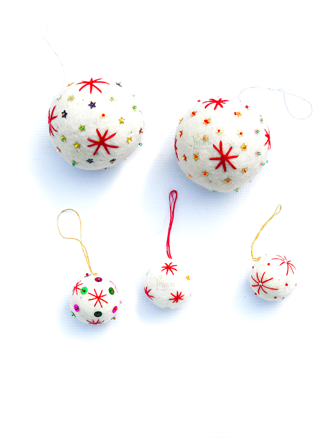 SET OF SMALL AND MEDIUM HANGING BALLS M.V.K.S.F-129-SF